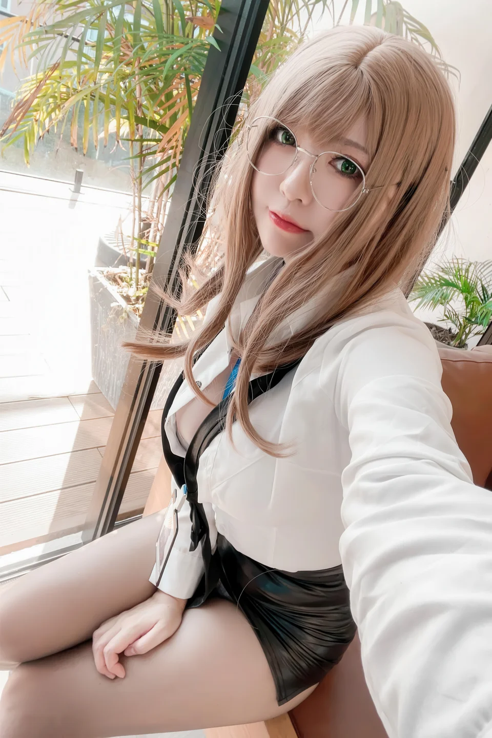 半半子_No_097_Nikke：胜利女神_艾玛秘书_76P_468MB tg@simisebaisi 【丝足阁】006.webp